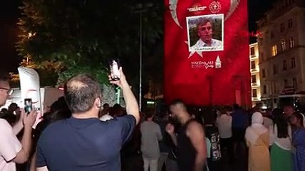 15 Temmuz şehitleri Galata Kulesi'nde yaşatıldı