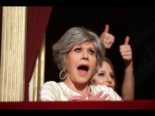 Jane Fonda a dit que sa "bonne posture" est ce qui la garde jeune même à 85 ans - Les gens ont émi