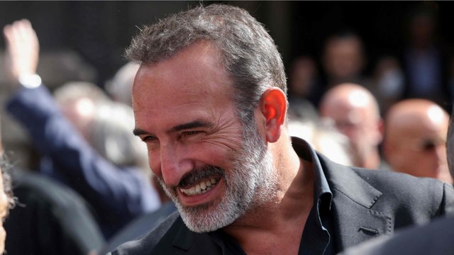 GALA VIDEO - PHOTO - Jean Dujardin : son tendre cliché pour rendre hommage à Jean-Paul Belmondo