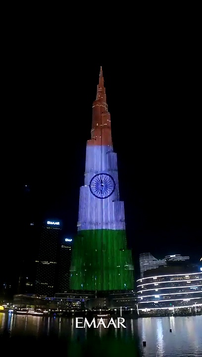 துபாய் புர்ஜ் கலிபாவில் ஒளிரும் மூவர்ணக் கொடி! பிரதமர் மோடிக்கு ஸ்பெஷல் வரவேற்பு!