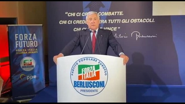 Forza Italia, Tajani legge la lettera dei figli di Berlusconi