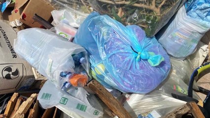 “ISOLA” PISTUNINA CHIUSA DISCARICA SUL MARCIAPIEDE