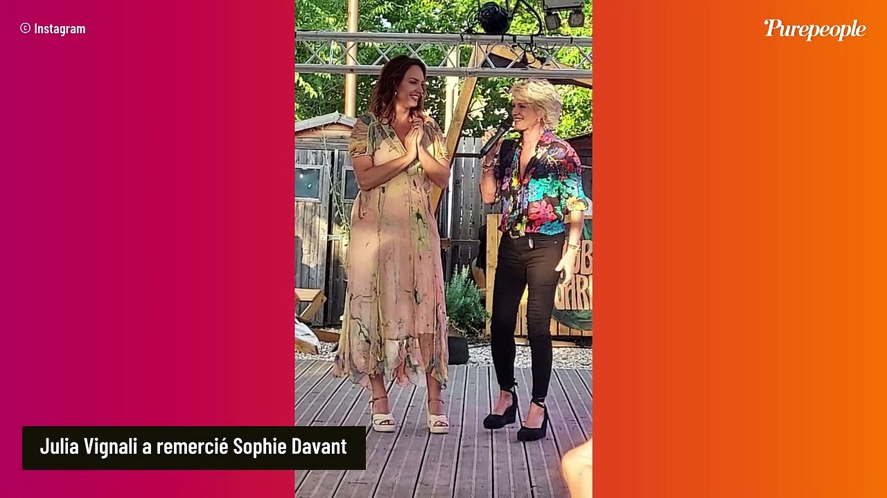 "Émotions et tristesse" : Sophie Davant face à sa remplaçante Julia Vignali, les adieux de l'animatrice à Affaire conclue