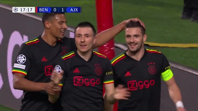 أياكس يؤكد رحيل تاديتش