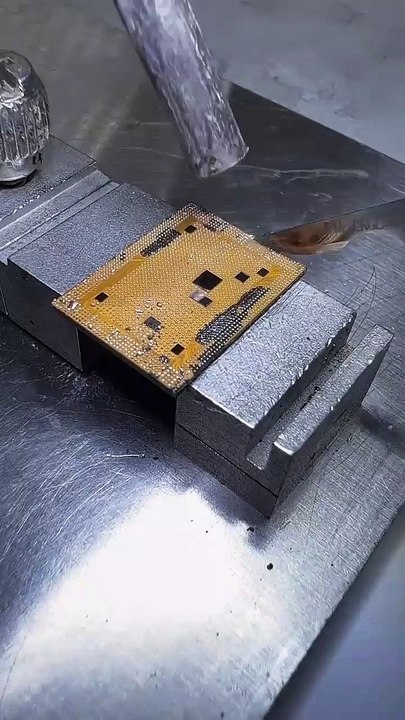 iPhone 14 Pro Max motherboard repair data recovery