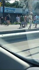 Moradores bloqueiam a AL-101 Sul em protesto contra falta d'água