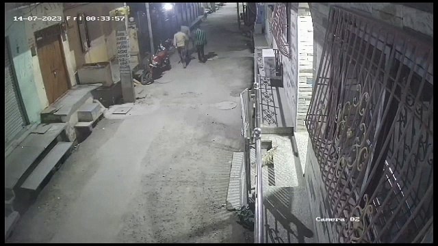 बाइक चोरी की वारदात सीसीटीवी में कैद