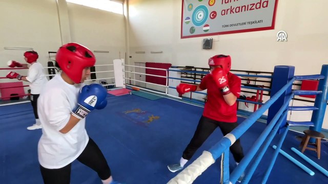 KASTAMONU - İki Avrupa üçüncülüğü bulunan milli boksör Yoncagül Yılmaz'ın hedefi altın madalya