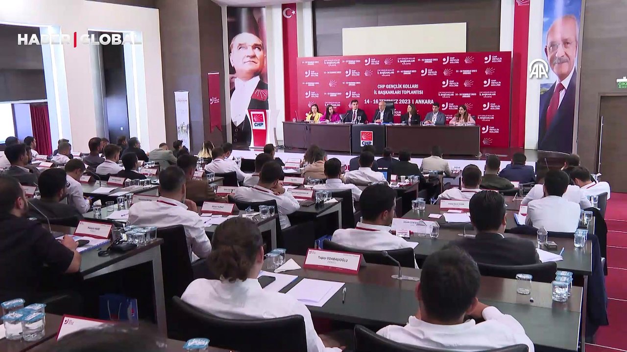 CHP Genel Başkanı Kılıçdaroğlu, partisinin gençlik kolları il başkanlarıyla bir araya geldi