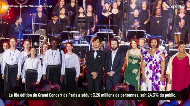 PHOTOS Stéphane Bern dévoile d'exceptionnelles chaussures aux couleurs de la France au Grand Concert de Paris