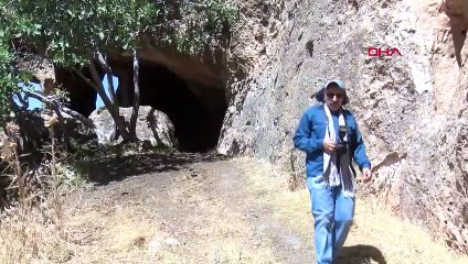 LE PASSAGE SECRET DU CHÂTEAU D'AYN DAR, UTILISÉ POUR L'ÉVASION ET L'APPROVISIONNEMENT EN EAU