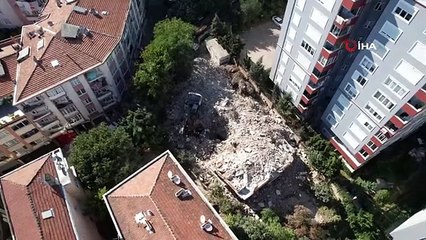 Il y a eu un effondrement lors de la démolition contrôlée à Bakırköy： 1 travailleur est resté sous les décombres