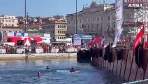 Tuffi da 27 metri di altezza, a Trieste si sfidano gli atleti da tutto il mondo
