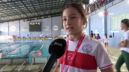224 sporcu, 15 Temmuz şehitleri anısına yüzdü