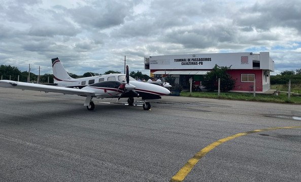 Júnior Araújo pede que população intensifique viagens no aeroporto de Cajazeiras para garantir demanda