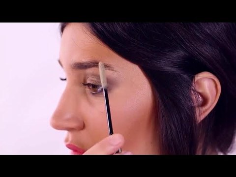 Sourcils clairsemés la technique efficace pour les densifier rapidement