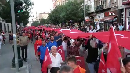 Discours émouvant d'Elif Serin, sœur du martyr Ömer Halisdemir