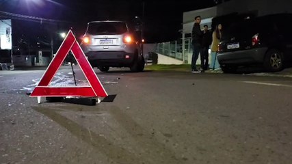 Renegade e Celta se envolvem em colisão na Avenida Toledo