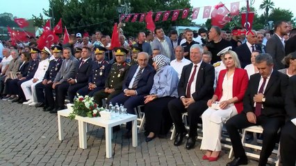 15 JUILLET CÉRÉMONIE DE LA JOURNÉE DE LA DÉMOCRATIE ET ​​DE L'UNITÉ NATIONALE ORGANISÉE À IZMIR