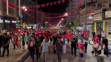 Van'da Demokrasi Yürüyüşü düzenlendi