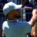 Stephen Curry réussit un trou en un au tournoi de golf des célébrités !