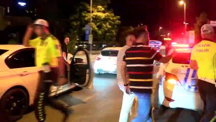 Inspection de l'alcool et des gaz d'échappement Abart à Kadıköy: un total de 17 000 350 TL d'actions pénalisées pour les conducteurs