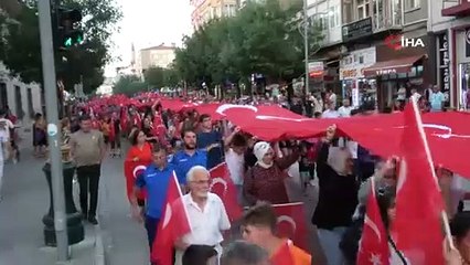 Şehit Ömer Halisdemir’in kız kardeşi Elif Serin: “Ayakta ölmek diz üstünde yaşamaktan daha onurludur”