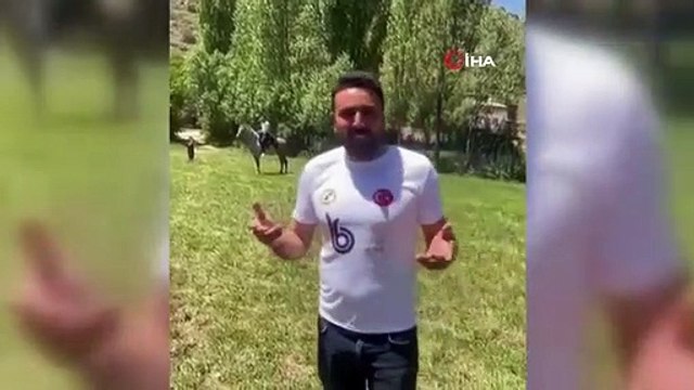 Le joueur de football national Çalhanoğlu a roulé et joué au javelot dans sa ville natale de Bayburt.