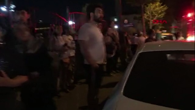 AVCILAR DA ONARIM YAPILAN ÇATI ALEV ALEV YANDI