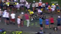 Tour de France : Regardez la colère de Guillaume Di Grazia en direct sur Eurosport contre la moto qui a bloqué Tadej Pogacar dans la montée du Col de Joux Plane
