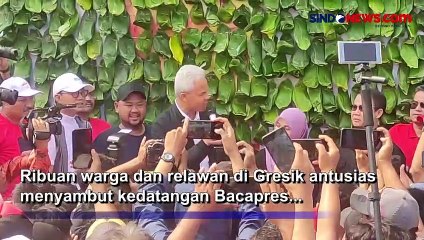 Berkunjung ke Gresik, Ganjar Pranowo Bagikan Nasi Krawu