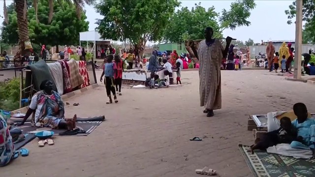 العشرات من النازحين بمحلية ود مدني يعانون من نقص الرعاية الصحية #السودان #العربية