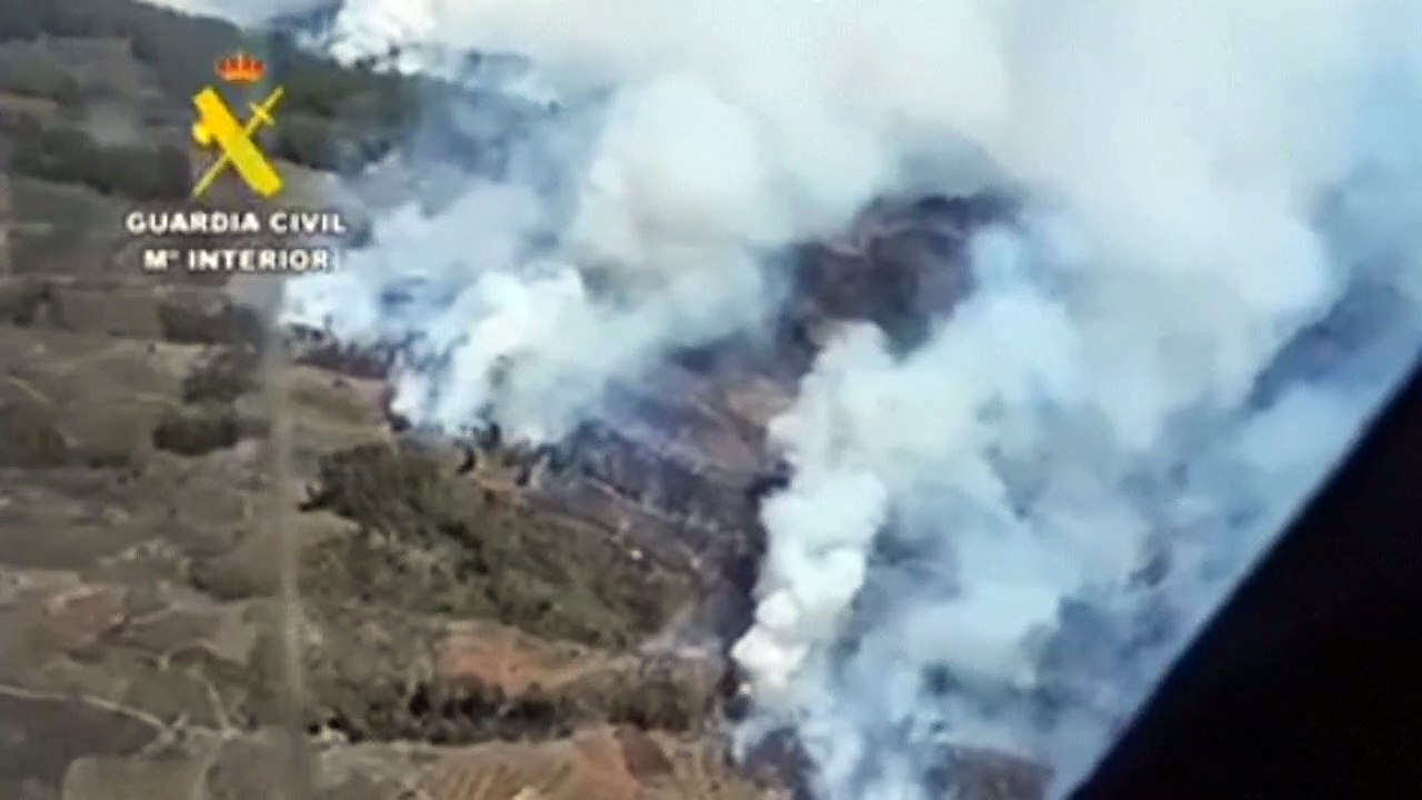 Feuer auf Ferieninsel La Palma - 2500 Menschen müssen Häuser verlassen