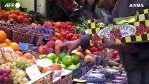 Con il caldo boom dei prezzi di frutta e verdura