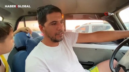 Sıcaklıklarla baş edemeyince, otomobiline ev tipi klima taktıran vatandaş gülümsetti