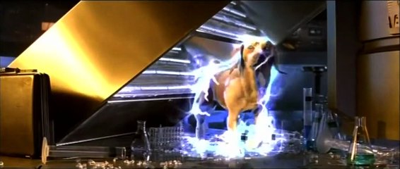 Underdog, chien volant non identifié Bande-annonce (IT)