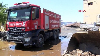 Diyarbakır'da Çırçır Fabrikasında Yangın: 300 Tanker Su Kullanıldı