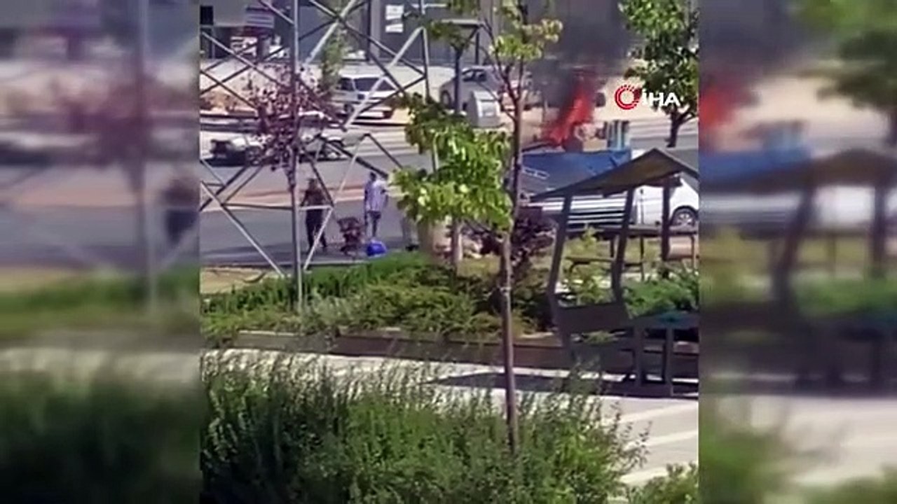 Une camionnette transportant des biens ménagers a pris feu