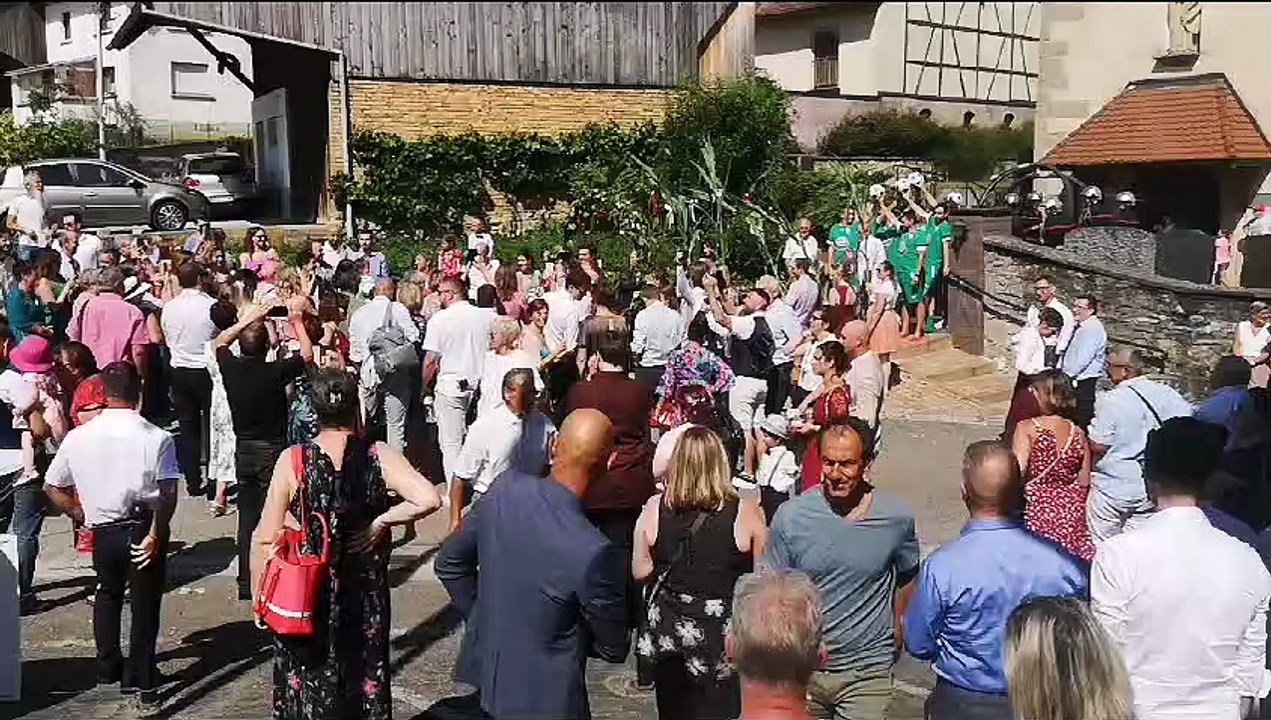 Mariage  de  Raphaël et Marielle  Joueur et membre AS Hausgauen  Félicitations .