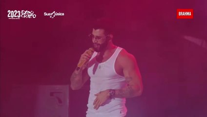 Gusttavo Lima se redime após polêmica e canta Tareco e Mariola em homenagem a Flávio José na Expocrato