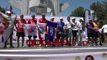 8. Uluslararası Edirne Maratonu'nda dereceye giren sporculara ödülleri verildi