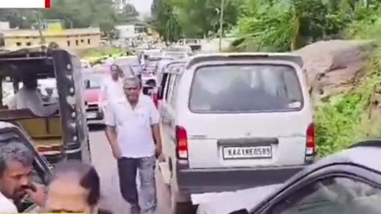 ಮಾಗಡಿ : ಸಾವನದುರ್ಗದಲ್ಲಿ ಇಲ್ಲ ಪಾರ್ಕಿಂಗ್‌ ವ್ಯವಸ್ಥೆ: ಕ್ರಮಕ್ಕೆ ಆಗ್ರಹ