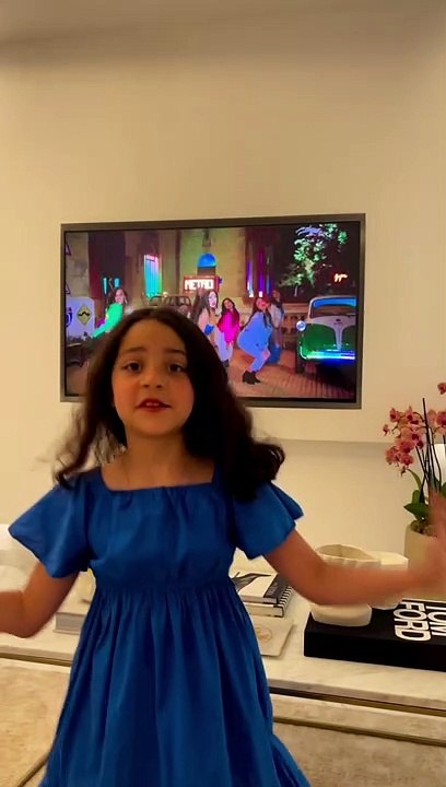 حفيدة هيفاء وهبي ترقص على إحدى أغانيها
