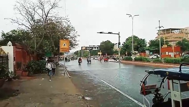 Weather Update: दिन में शहर देखने आए बादल...शाम को बरसे...देखें विडियो