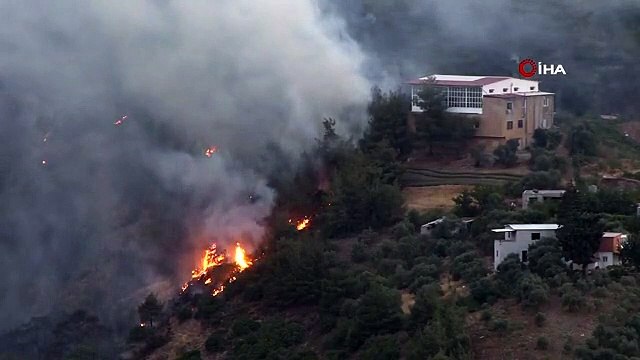 Hatay'daki orman yangınına müdahale sürüyor