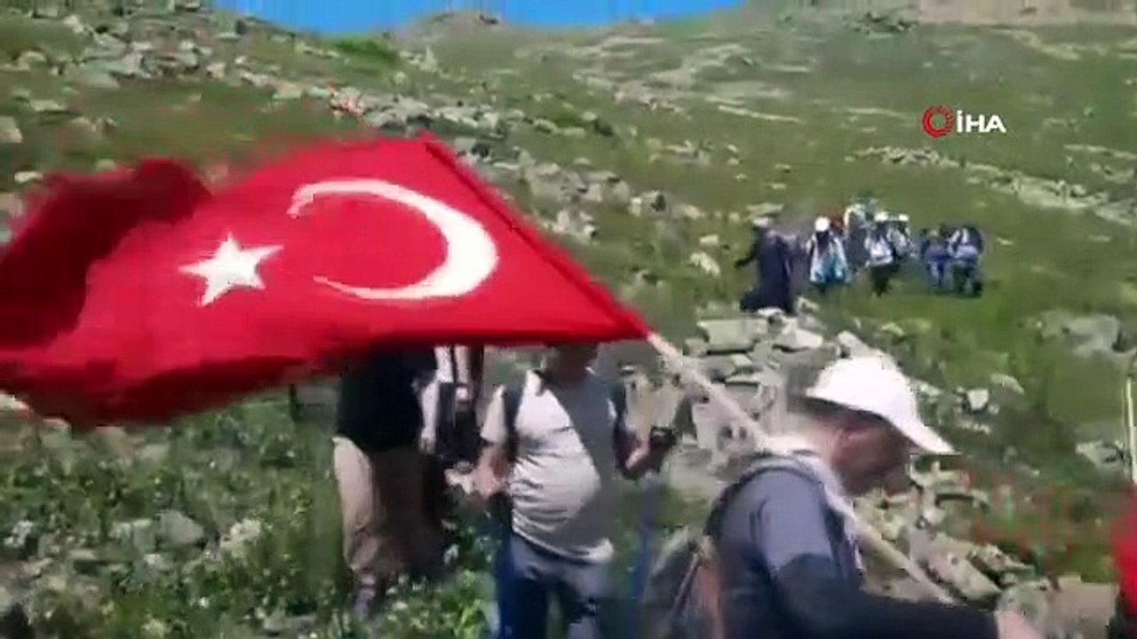 Ascension du sommet de la montagne Yildiz depuis les alpinistes de Sivas