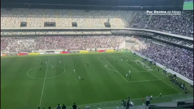 Lendas do Galo na Arena MRV: primeiros lances da partida