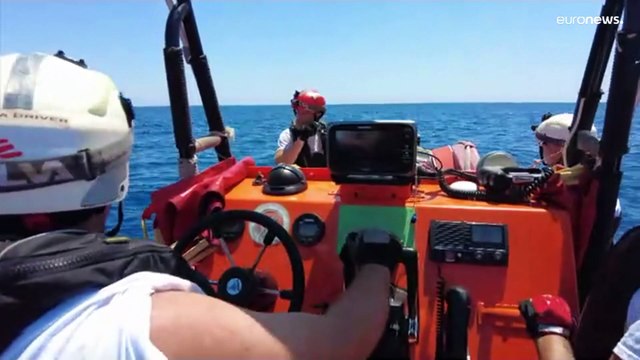 وزير يوناني يطالب بإرسال سفن أوروبية إلى ليبيا لمنع تدفق المهاجرين