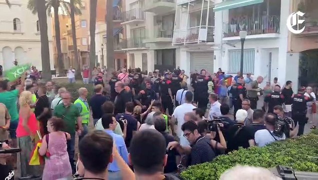Ignacio Garriga para un mitin en Badalona por una manifestación independentista y pide a los Mossos seguridad para los asistentes