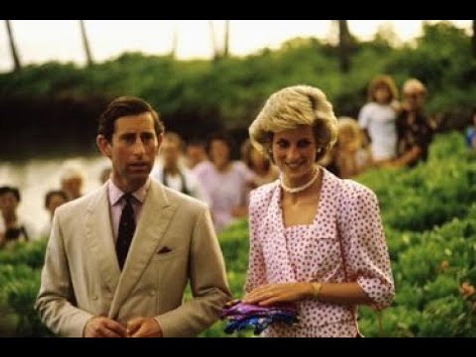 Harry a hérité de la bague de fiançailles en saphir de Diana mais l'a ensuite offerte à William po